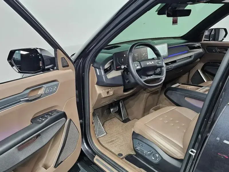 2023 Kia EV9 с пробегом 27 241 км