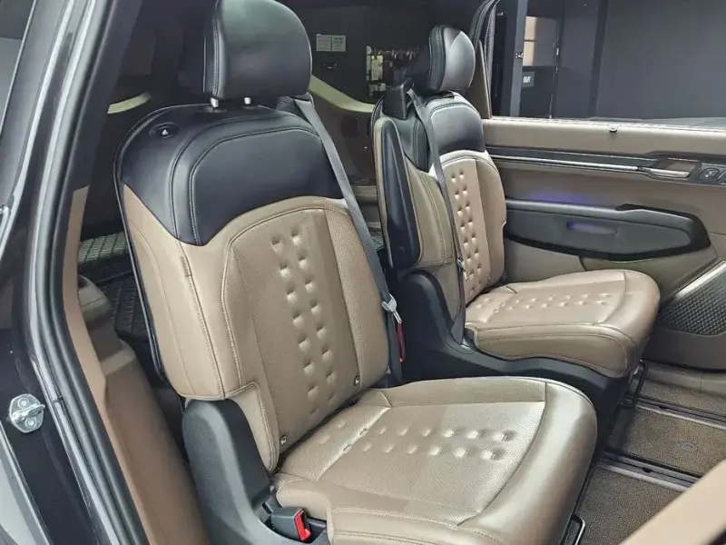 2023 Kia EV9 с пробегом 27 241 км