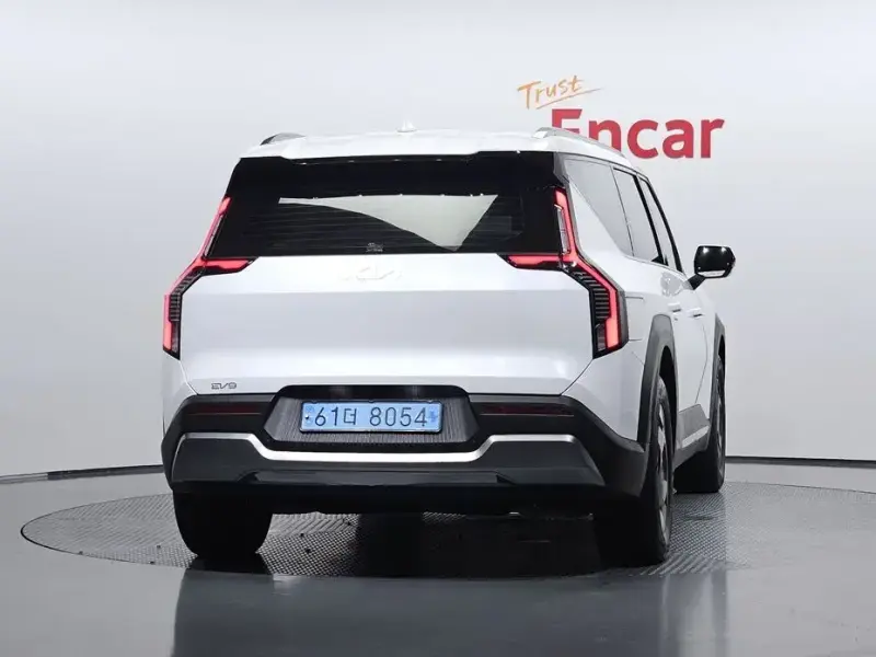 2023 Kia EV9 с пробегом 42 829 км