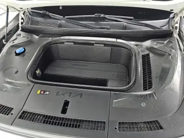 2023 Kia EV9 с пробегом 42 829 км