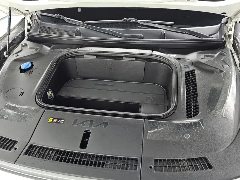 2023 Kia EV9 с пробегом 42 829 км