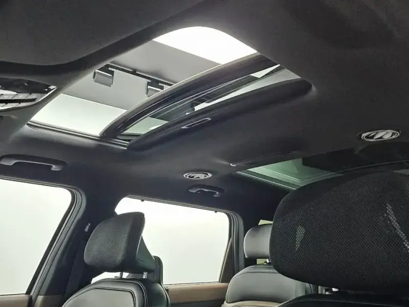 2023 Kia EV9 с пробегом 27 241 км