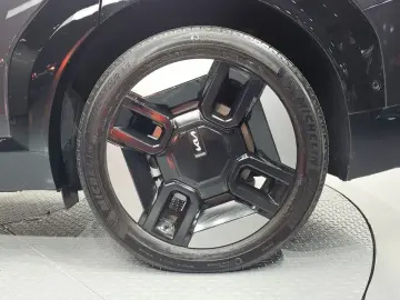 2023 Kia EV9 с пробегом 27 241 км