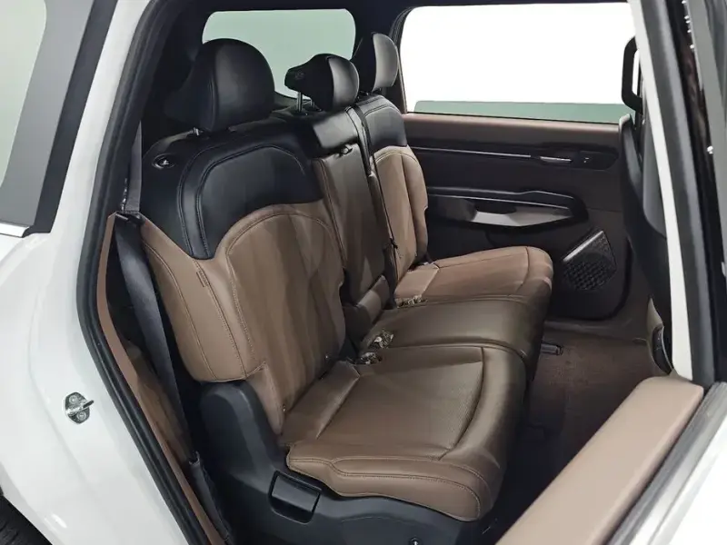 2023 Kia EV9 с пробегом 42 829 км
