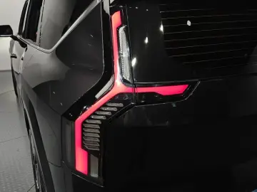 2023 Kia EV9 с пробегом 27 241 км