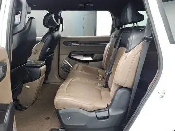 2023 Kia EV9 с пробегом 42 829 км