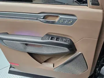 2023 Kia EV9 с пробегом 27 241 км