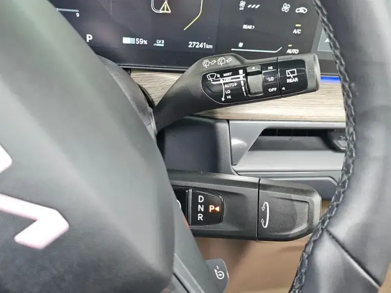 2023 Kia EV9 с пробегом 27 241 км