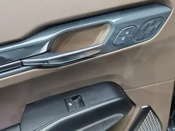2023 Kia EV9 с пробегом 27 241 км