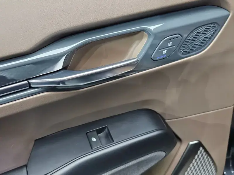 2023 Kia EV9 с пробегом 27 241 км