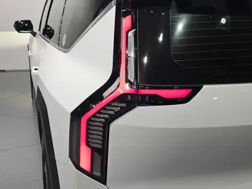 2023 Kia EV9 с пробегом 42 829 км