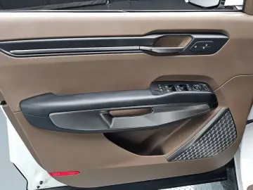 2023 Kia EV9 с пробегом 42 829 км