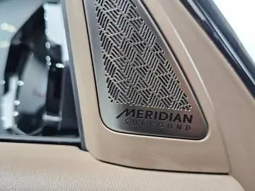 2023 Kia EV9 с пробегом 27 241 км