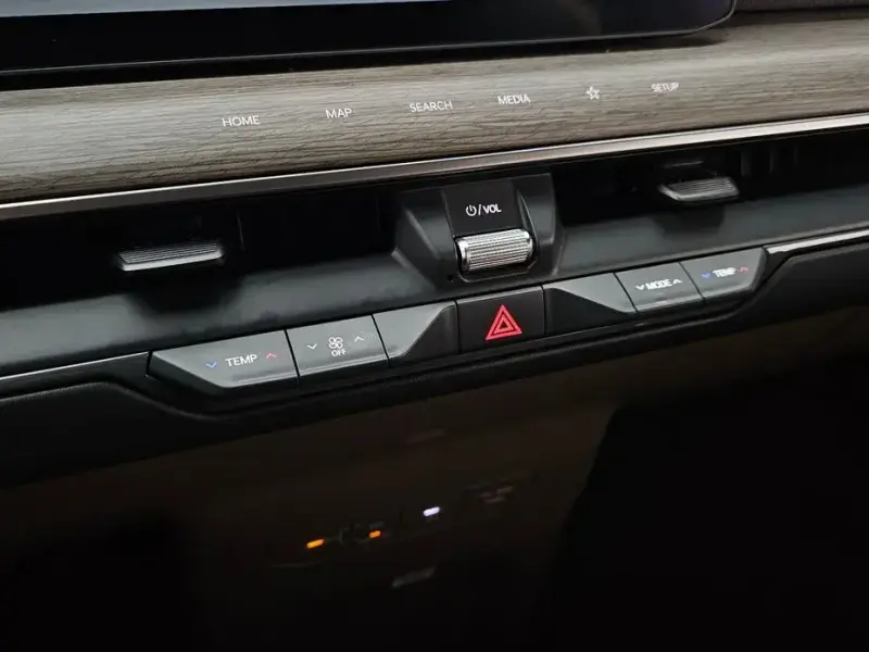 2023 Kia EV9 с пробегом 42 829 км