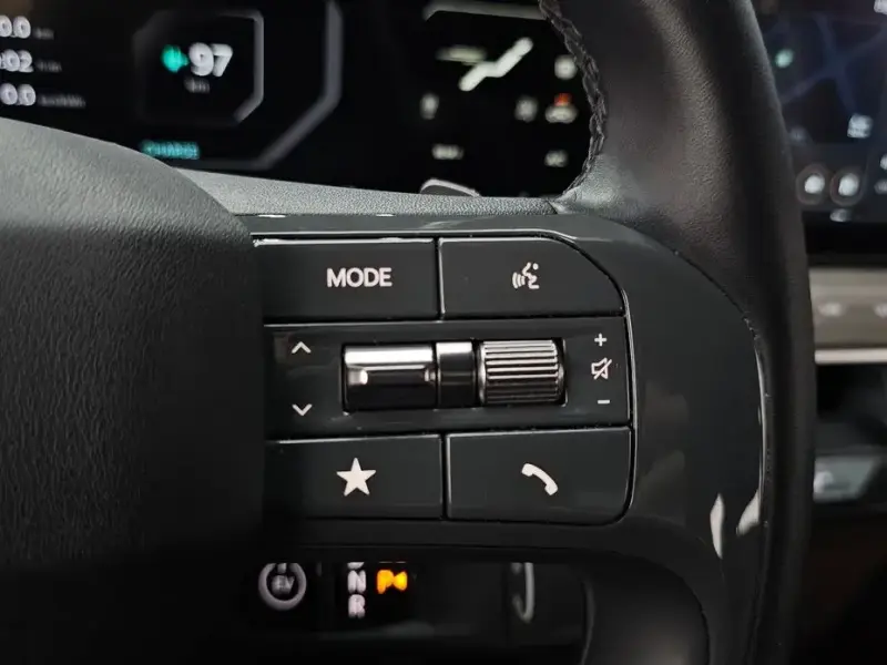 2023 Kia EV9 с пробегом 42 829 км