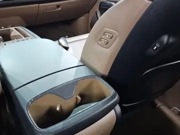 2023 Kia EV9 с пробегом 42 829 км