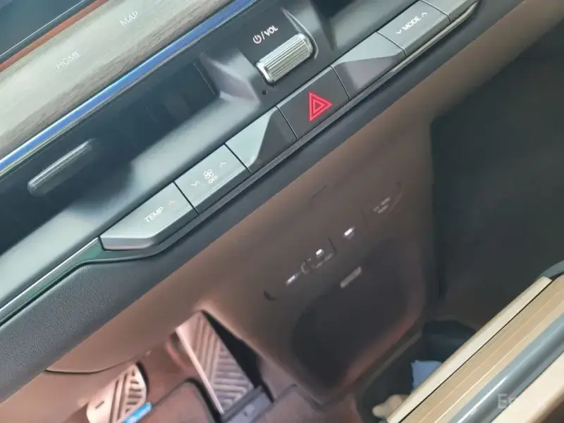 2023 Kia EV9 с пробегом 55 400 км