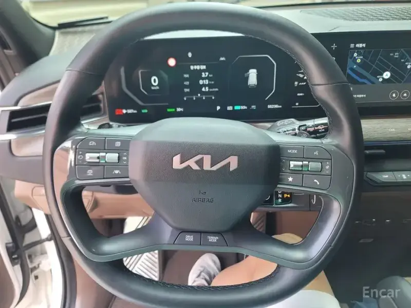 2023 Kia EV9 с пробегом 55 400 км