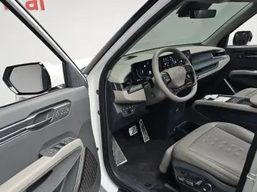 2023 Kia EV9 с пробегом 46 879 км