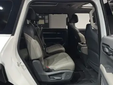 2023 Kia EV9 с пробегом 46 879 км