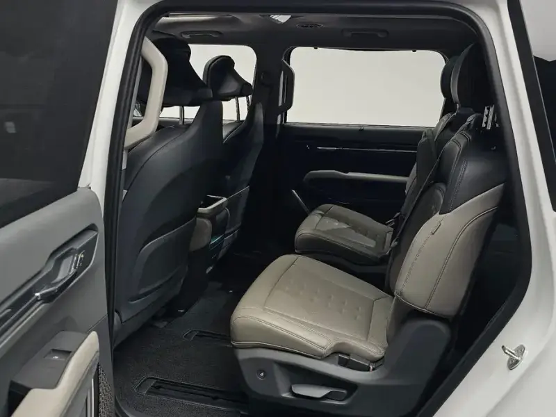 2023 Kia EV9 с пробегом 46 879 км