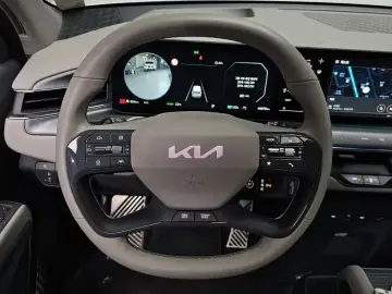 2023 Kia EV9 с пробегом 46 879 км