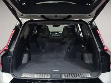 2023 Kia EV9 с пробегом 46 879 км