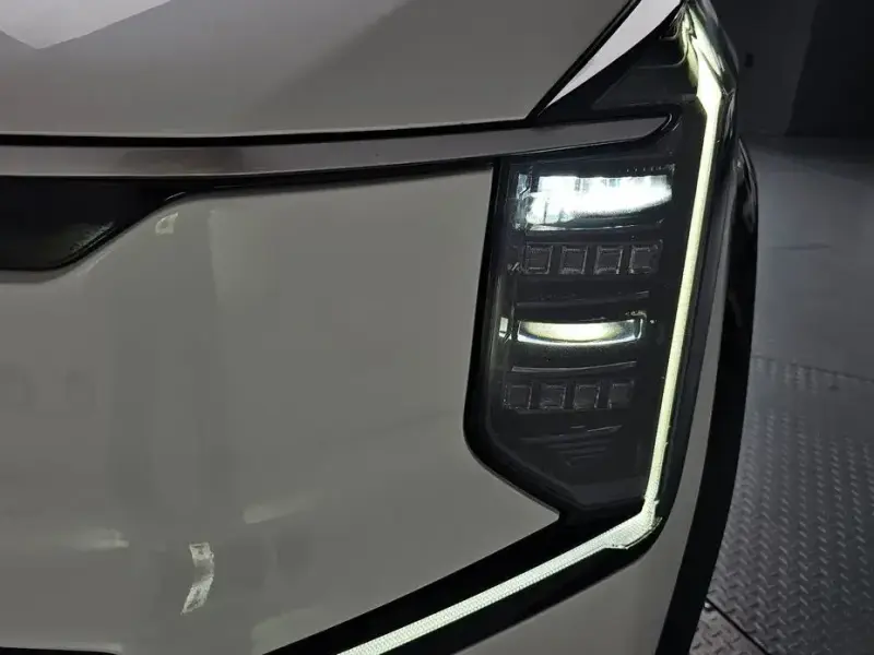 2023 Kia EV9 с пробегом 46 879 км