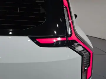 2023 Kia EV9 с пробегом 46 879 км
