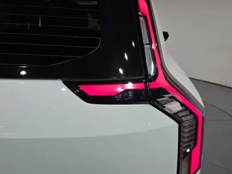 2023 Kia EV9 с пробегом 46 879 км