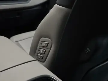 2023 Kia EV9 с пробегом 46 879 км