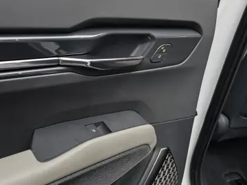 2023 Kia EV9 с пробегом 46 879 км