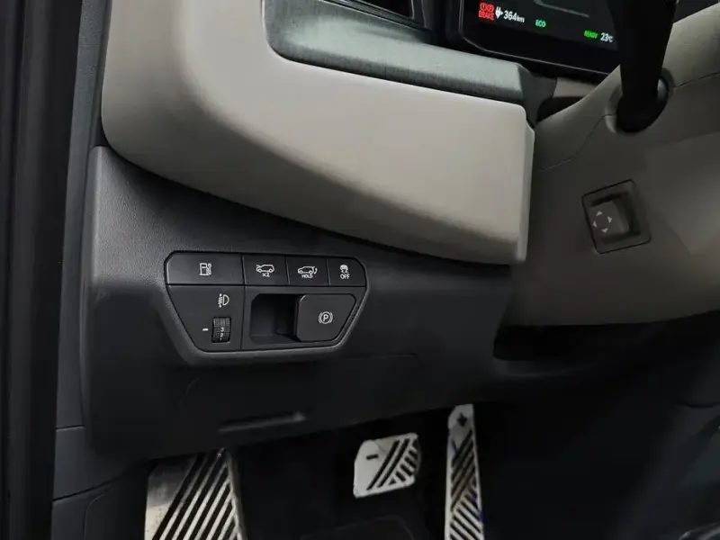 2023 Kia EV9 с пробегом 46 879 км
