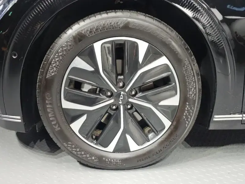 2023 Kia EV6 с пробегом 51 497 км