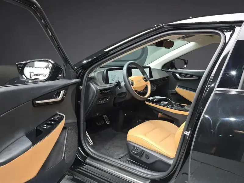 2023 Kia EV6 с пробегом 51 497 км