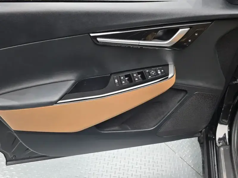 2023 Kia EV6 с пробегом 51 497 км