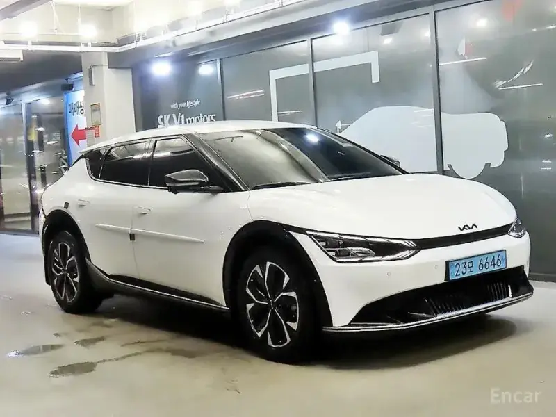 2022 Kia EV6 с пробегом 82 640 км