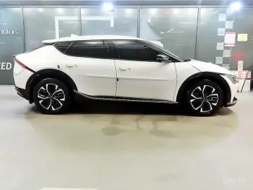 2022 Kia EV6 с пробегом 82 640 км