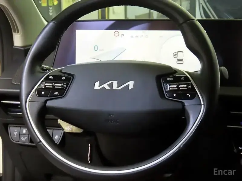 2022 Kia EV6 с пробегом 82 640 км