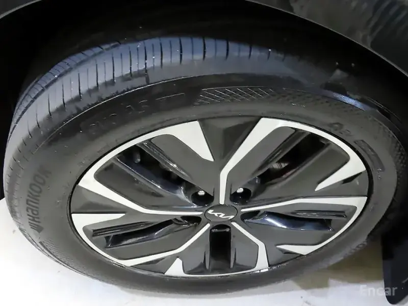 2022 Kia EV6 с пробегом 82 640 км