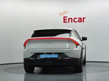 2023 Kia EV6 с пробегом 90 813 км