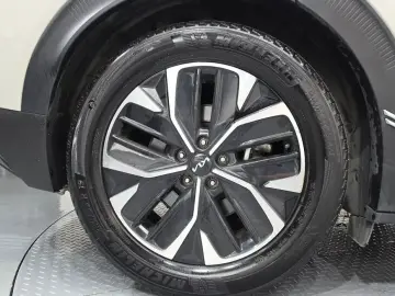 2023 Kia EV6 с пробегом 90 813 км