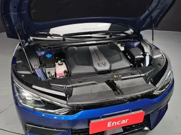 2023 Kia EV6 с пробегом 82 030 км