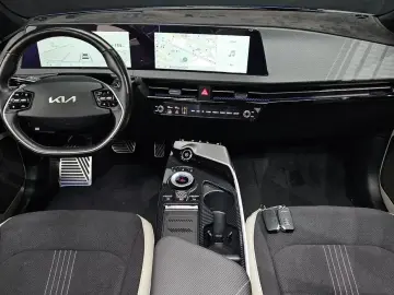 2023 Kia EV6 с пробегом 82 030 км