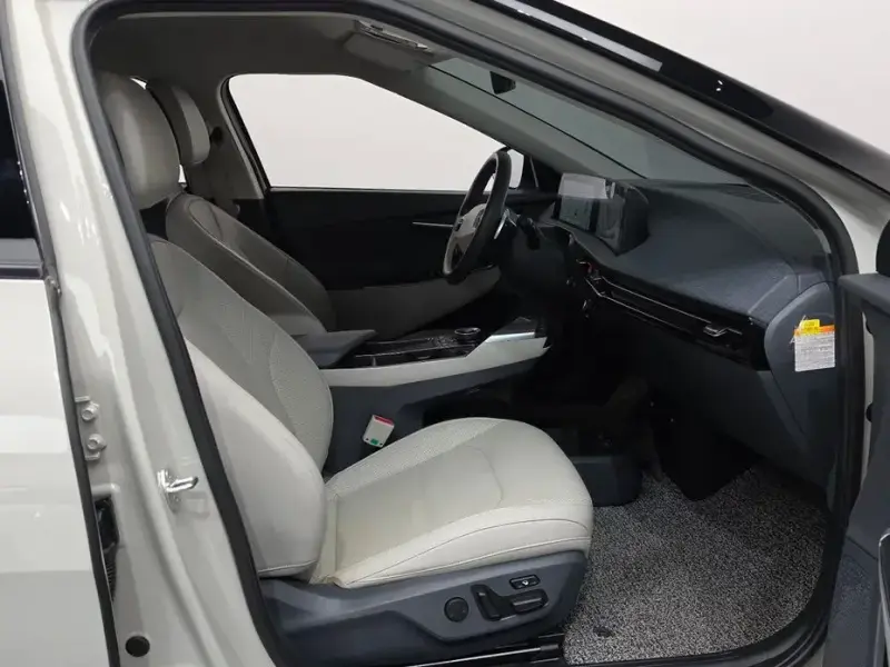 2023 Kia EV6 с пробегом 90 813 км
