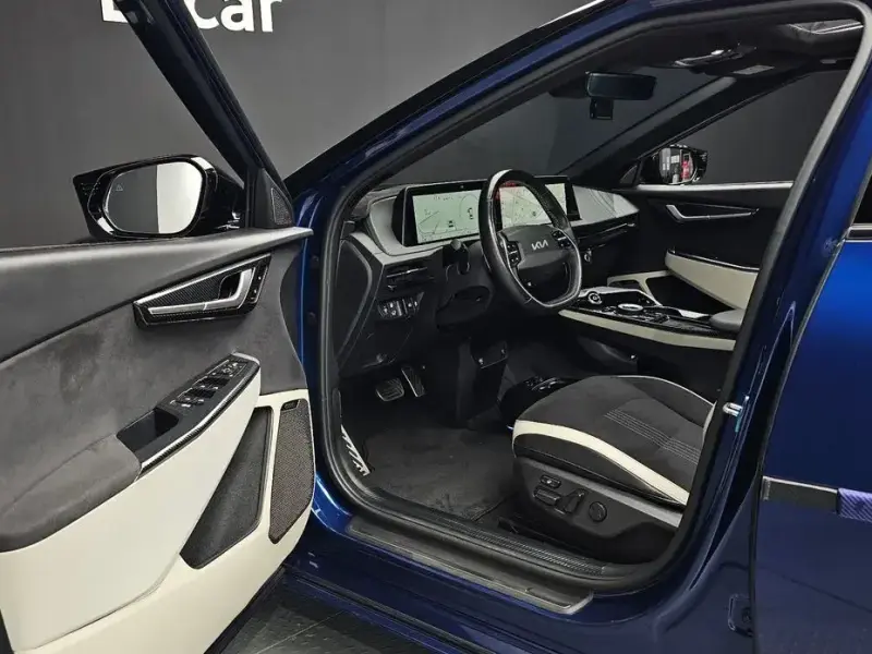 2023 Kia EV6 с пробегом 82 030 км