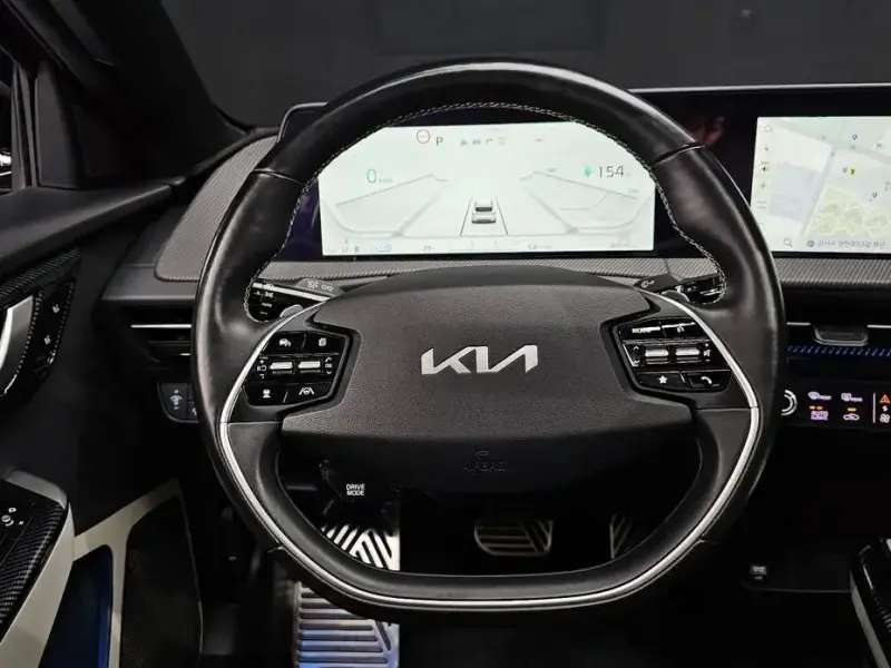 2023 Kia EV6 с пробегом 82 030 км