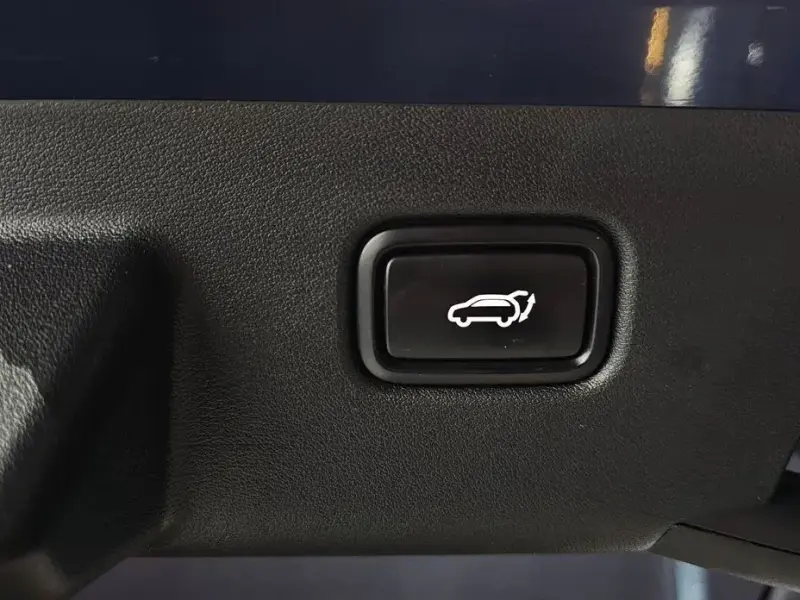 2023 Kia EV6 с пробегом 82 030 км