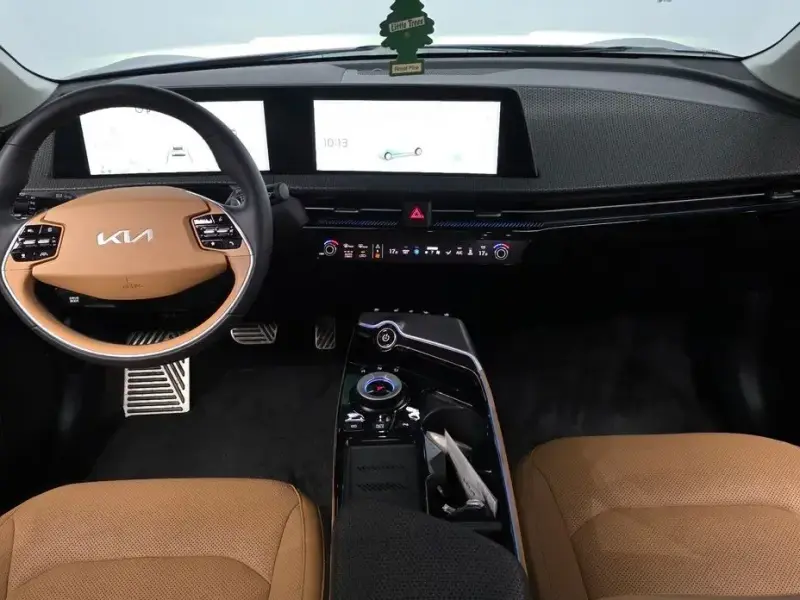 2023 Kia EV6 с пробегом 38 413 км