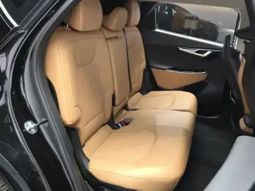 2023 Kia EV6 с пробегом 38 413 км